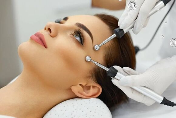 Mikrostrujna terapija - hardverska metoda pomlađivanja kože lica